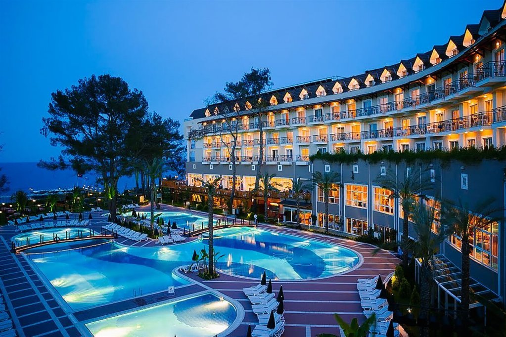 Cumhuriyetin 100.Yılında Sürücü Eğitimini Değerlendirmek Üzere Antalya'da Buluşuyoruz.